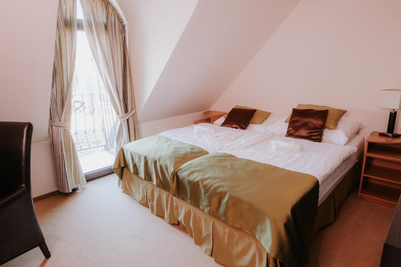Hotel Bonaparte Kosice Bagian luar foto