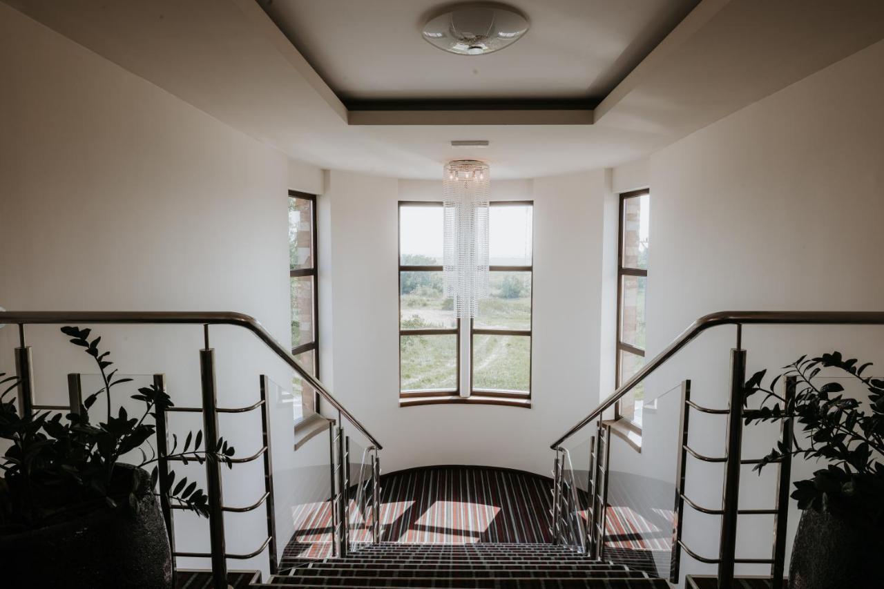 Hotel Bonaparte Kosice Bagian luar foto