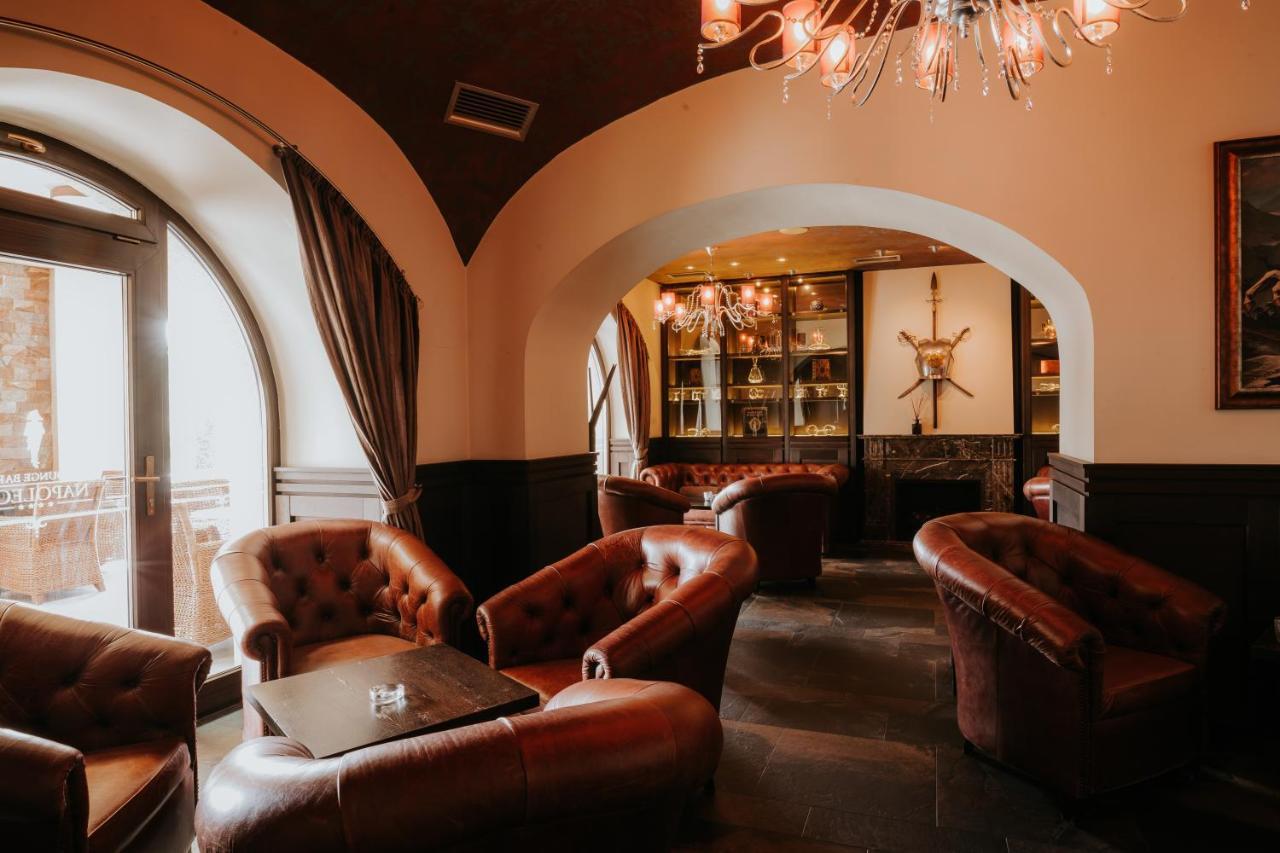 Hotel Bonaparte Kosice Bagian luar foto