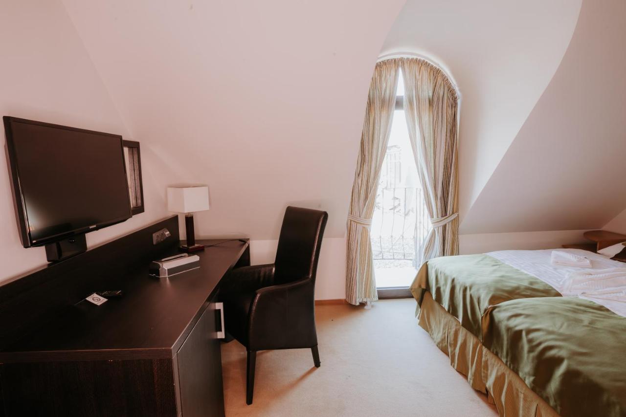 Hotel Bonaparte Kosice Bagian luar foto