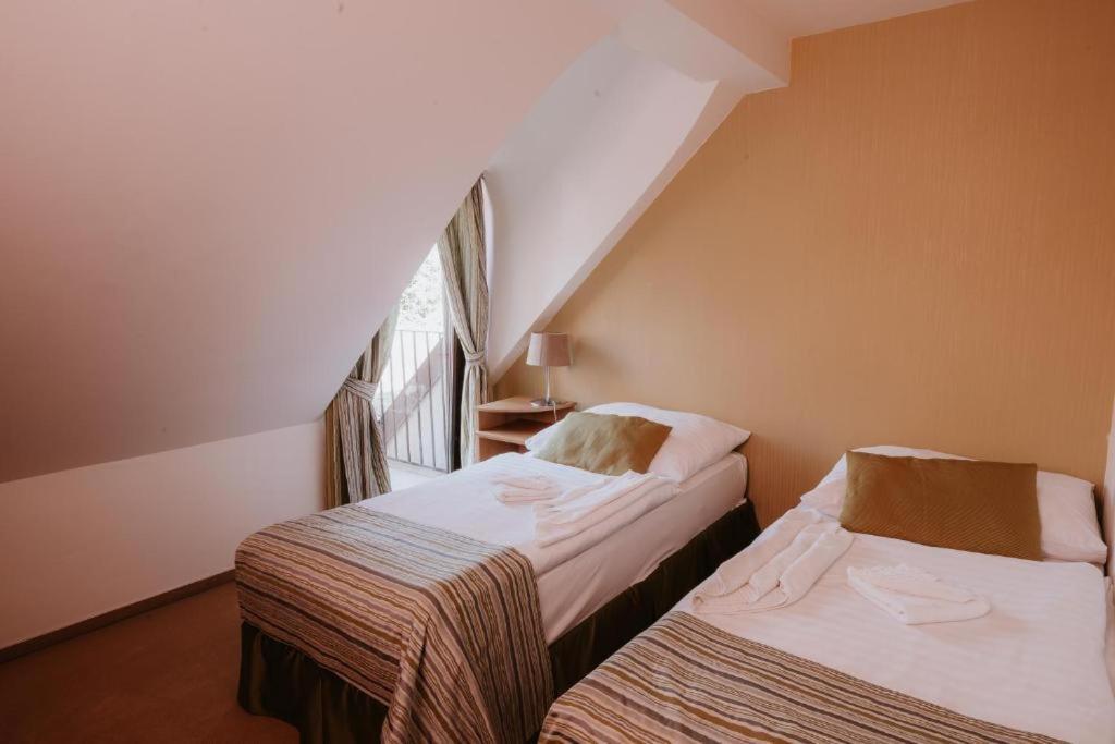 Hotel Bonaparte Kosice Bagian luar foto